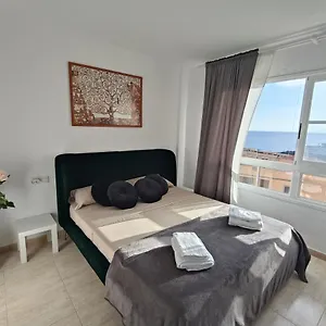 https://apartamento-familiar-arcoiris-primera-lnea-de-la-playa.tenerifehoteles.net